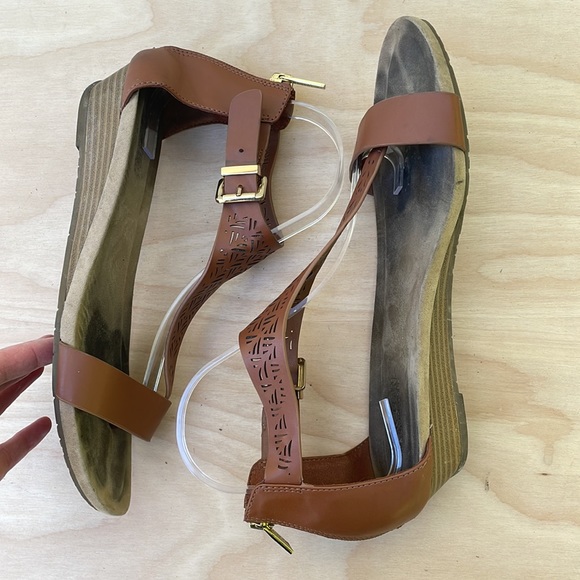 KENNETH COLE REACTION Great Love 3 faux leather sandals size 10 - Picture 6 of 10